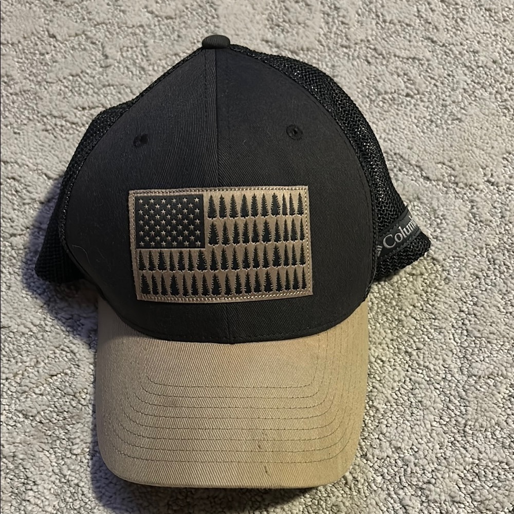 Columbia Black and Tan Hat